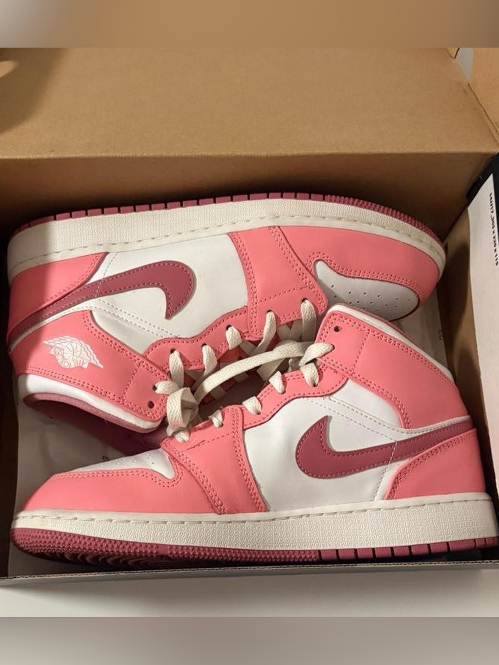 Valentine’s Day 2023 Nike | Air Jordan’s 1 mid